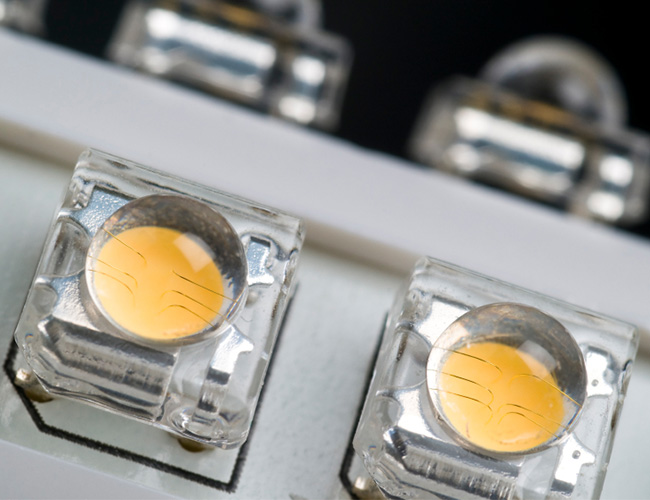 20241022LED固晶硅胶烘烤后扩散的原因